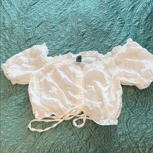 SHEIN White Ruffled Top